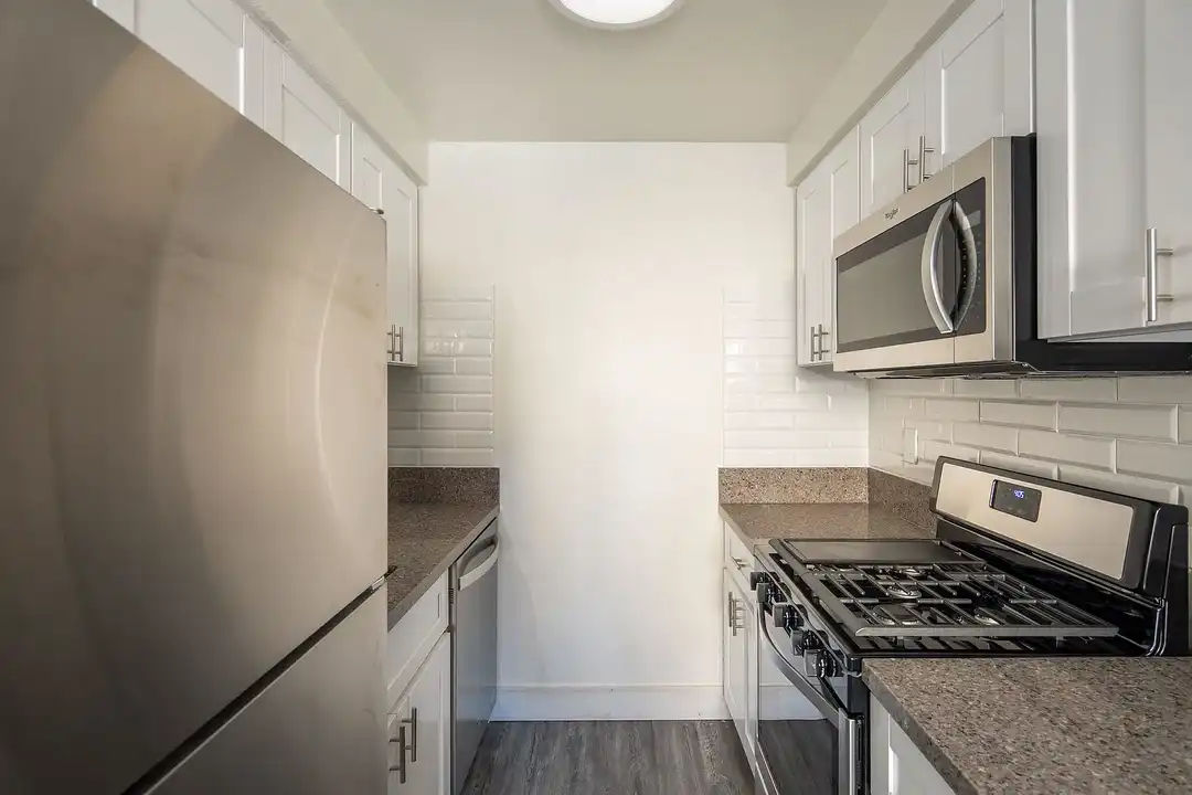 Laurel Pointe Apartments - More
