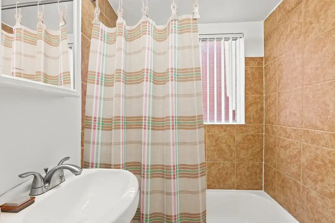 Skylark Apartments – pohled 5