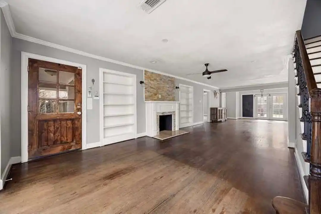 House in Houston - More