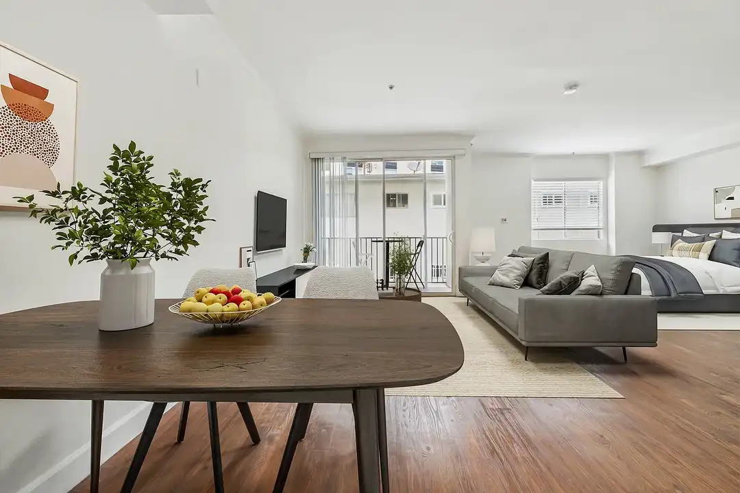Apartment in Los Angeles, Castle Heights, Palms - View 4