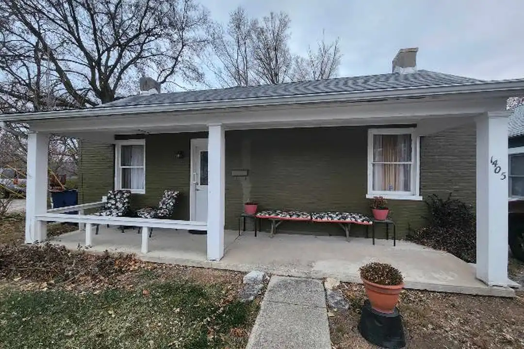 1405 Broadway – photo 1