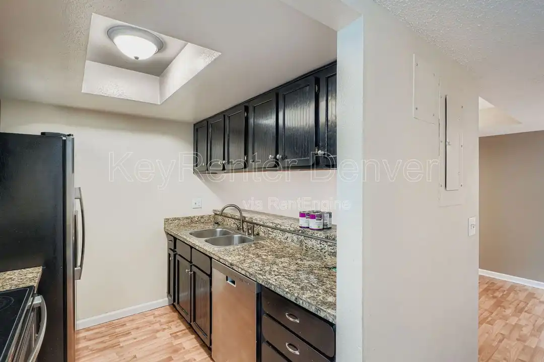 540 S Forest St unit 3201 - View 4