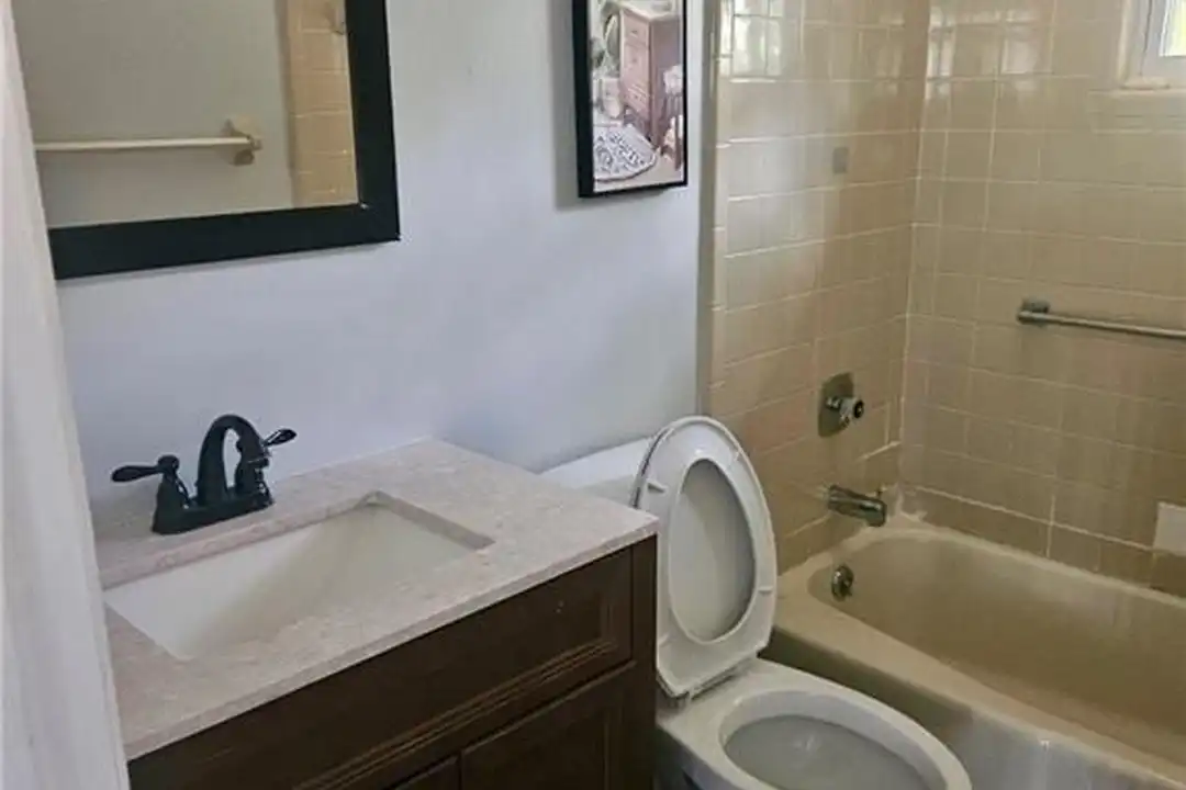 808 Greenwood Ave #8 - View 6