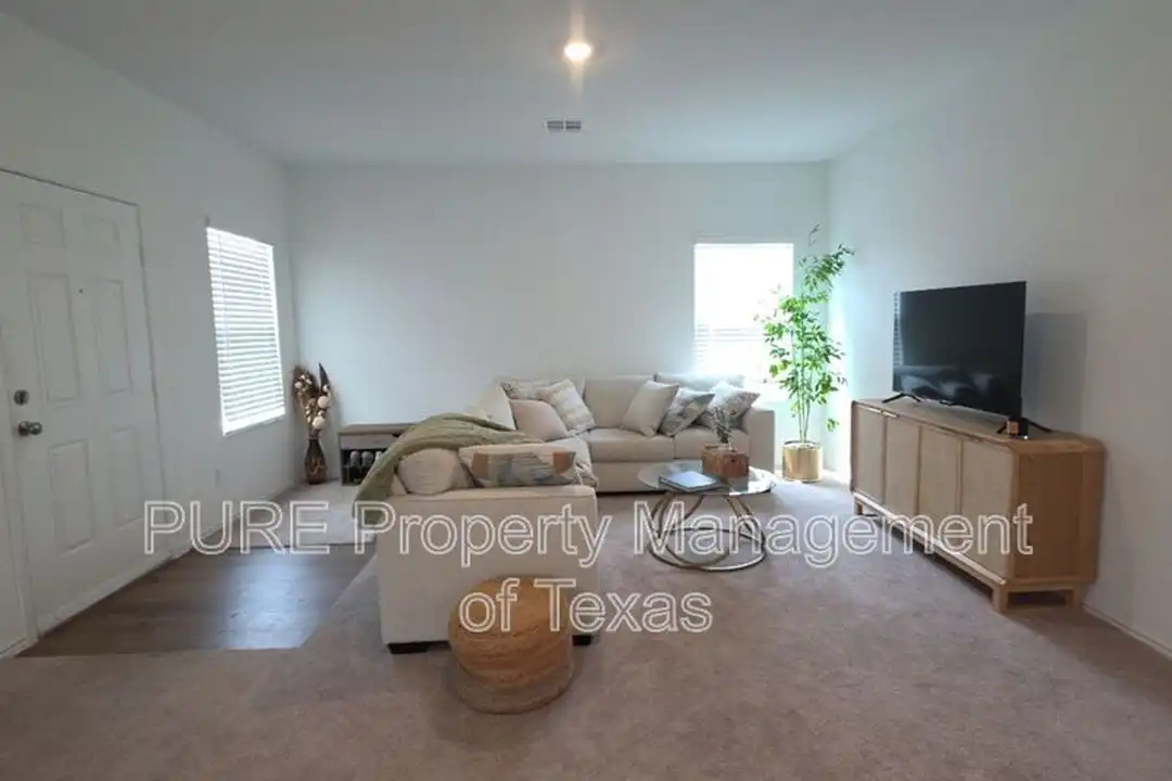1232 Cattail Ln - View 3