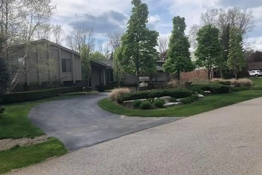 2880 Birchena Crescent – photo 1