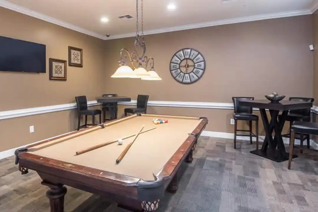 Apartment in Plano - More