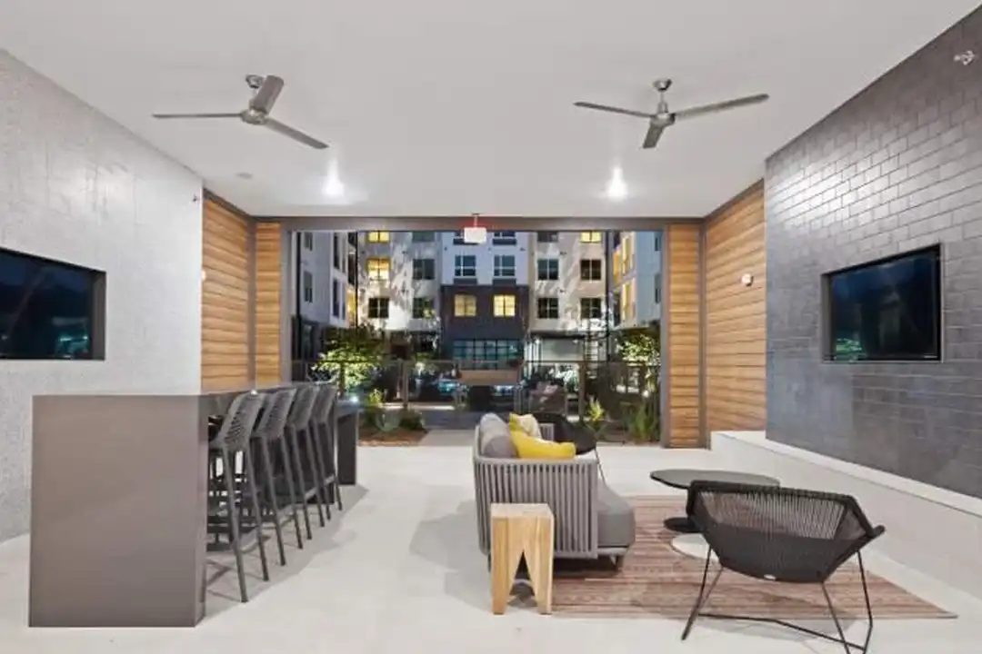 705 Waverly St – photo 1
