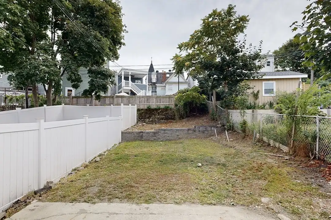 225 E Eagle St unit 1 - View 4