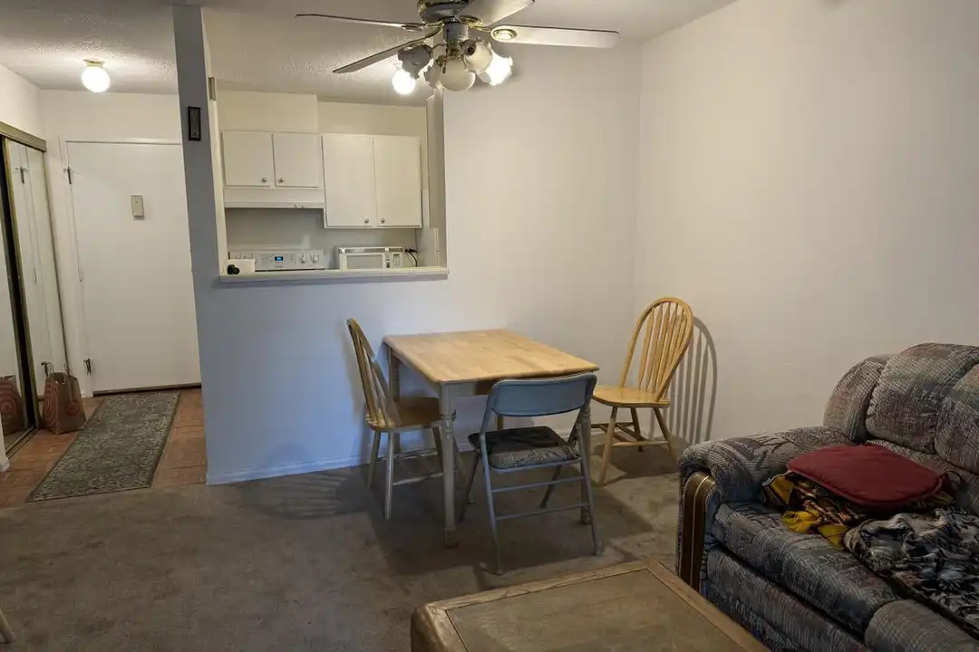 2231 S Vaughn Way unit 302B - View 3