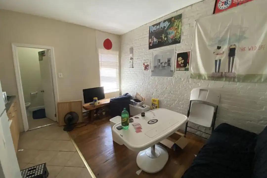 894 Huntington Ave - More