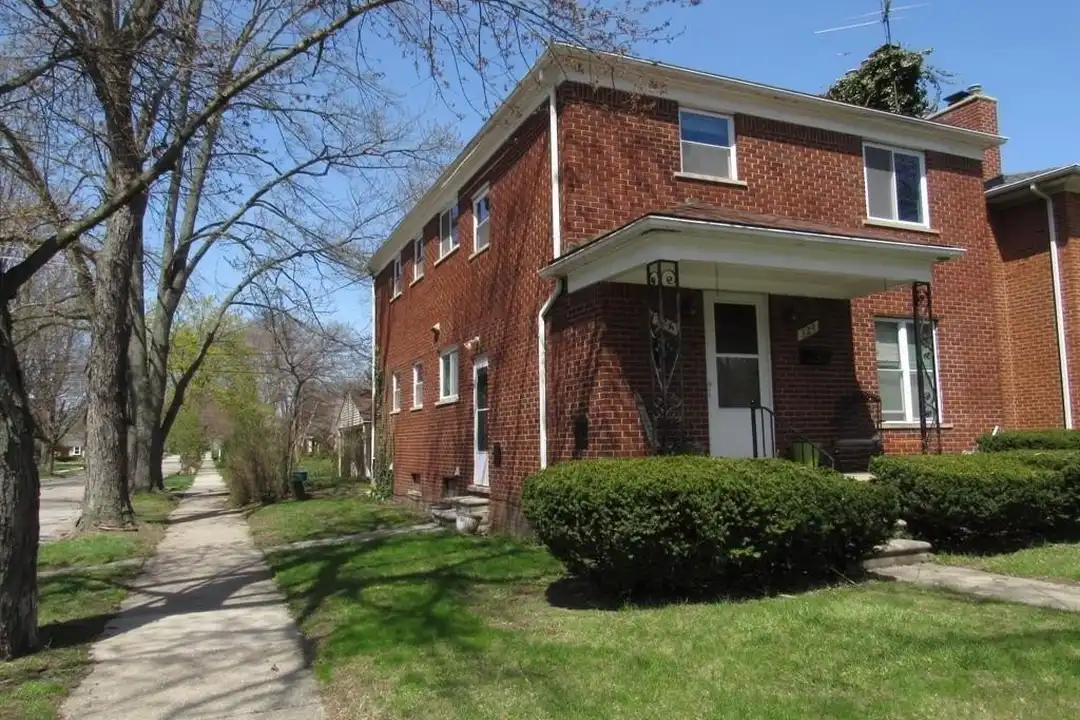 326 Catalpa Dr - View 2