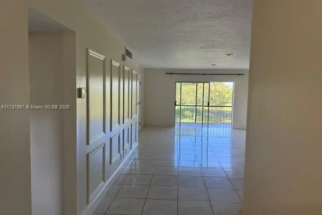 6101 N Falls Cir Dr unit 312 - View 3