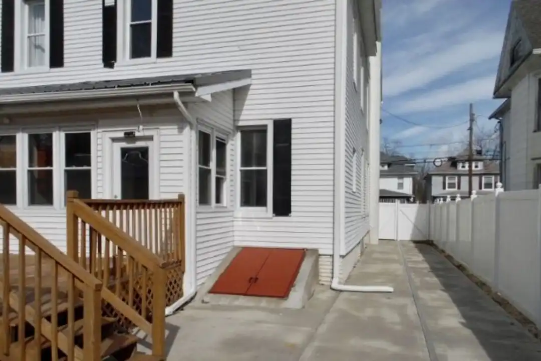211 Montgomery Ave unit 211 - View 3