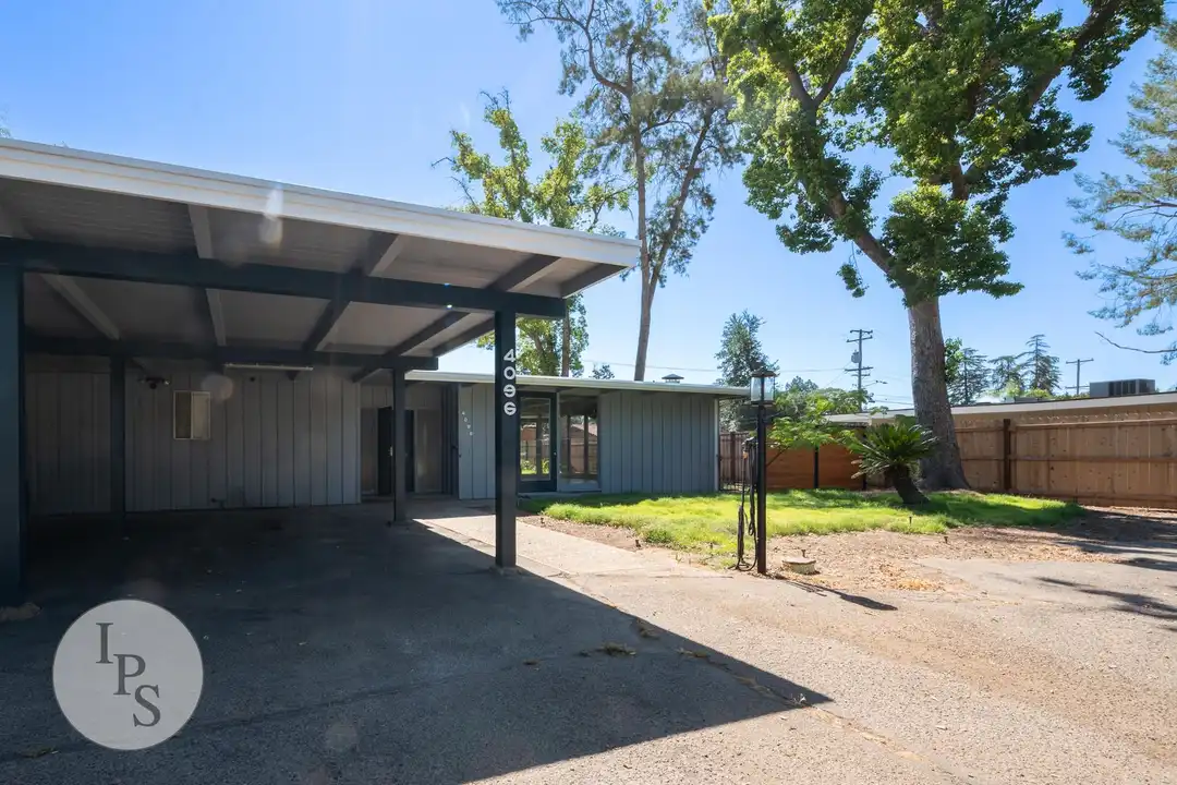 4096 N Sherman St unit 4096 Sherman - MAIN – photo 1