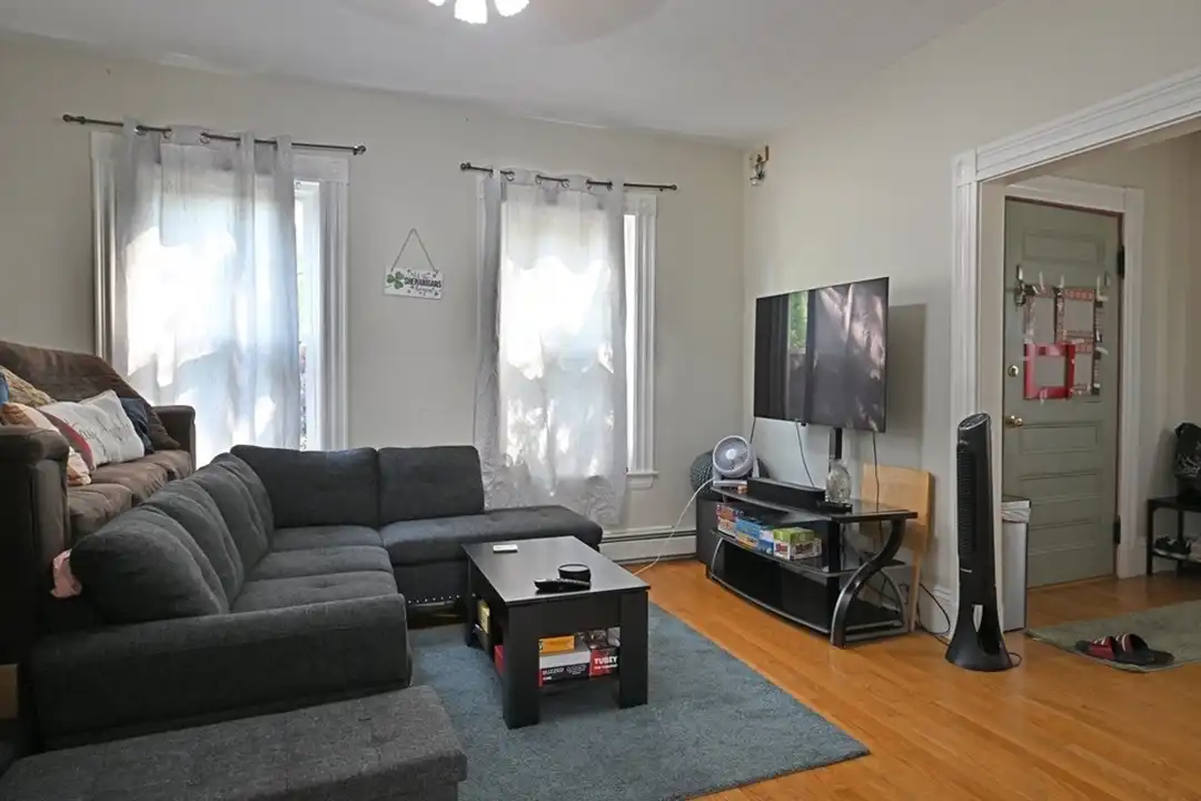 318 N Harvard St – pohled 5