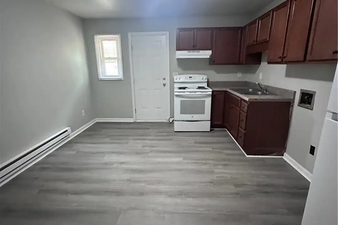 1053 Rulnick St #C – photo 1