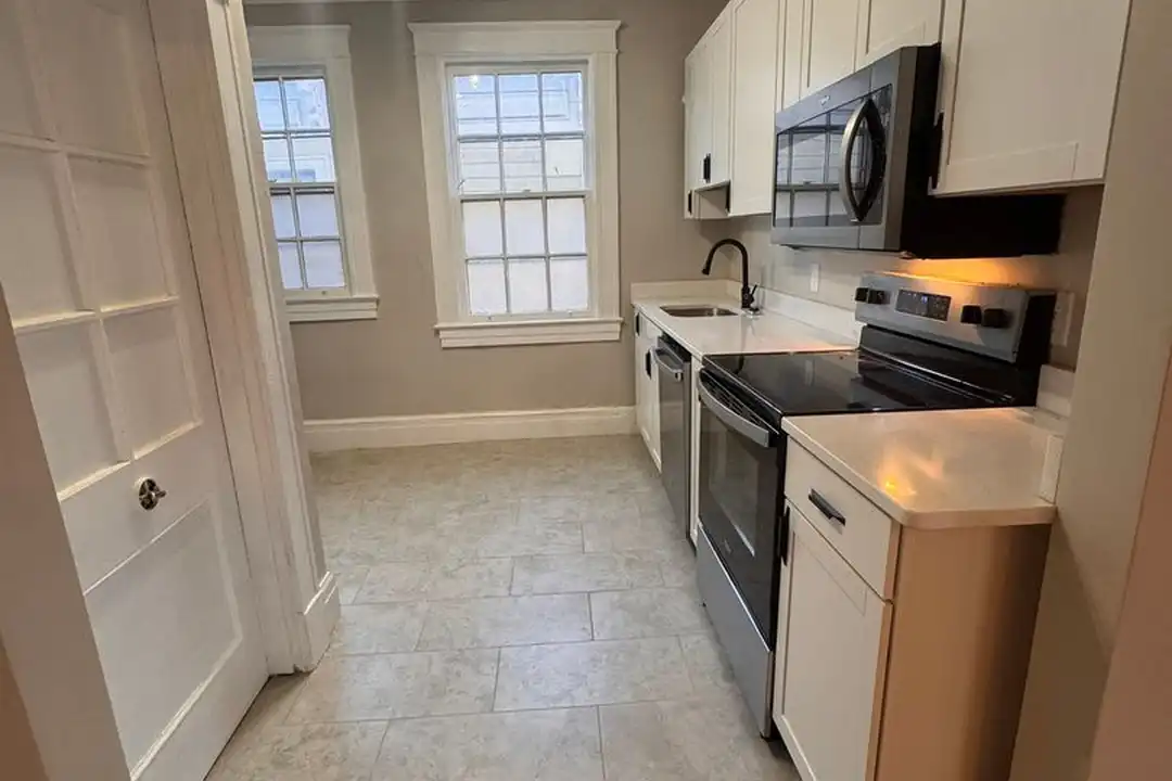 1100 Main St unit Apartment 9 - View 4