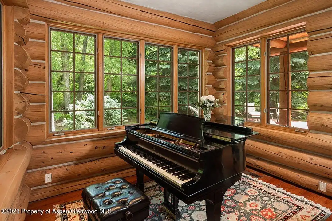 730 Bay St - View 6