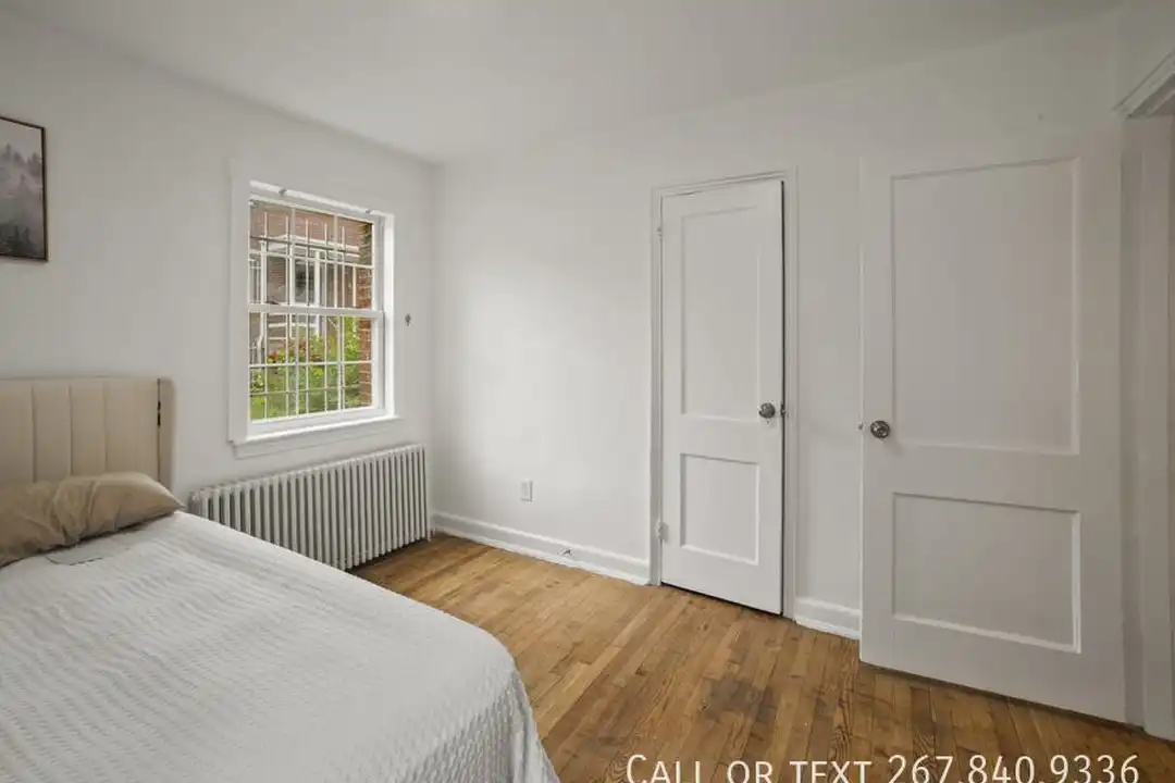 12 Danbury St SE – photo 1