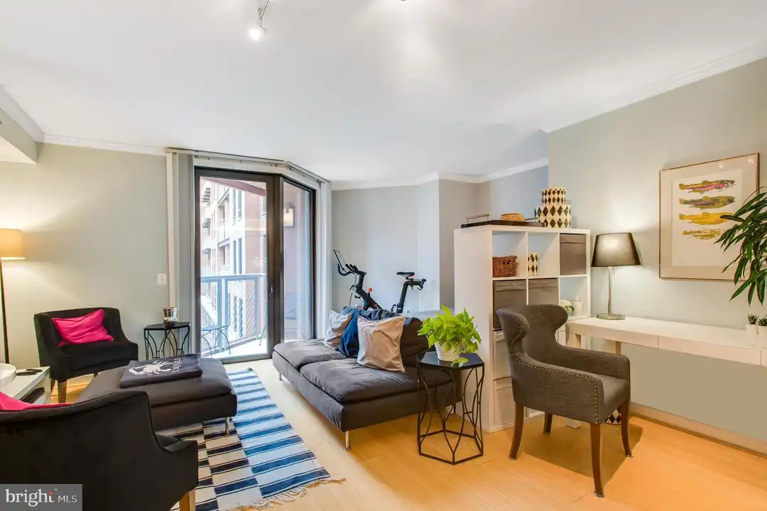 Apartment in Washington - View 2