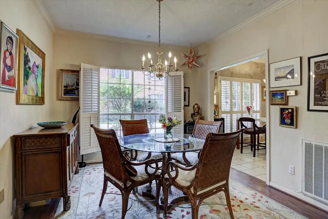 Apartment in Houston - More