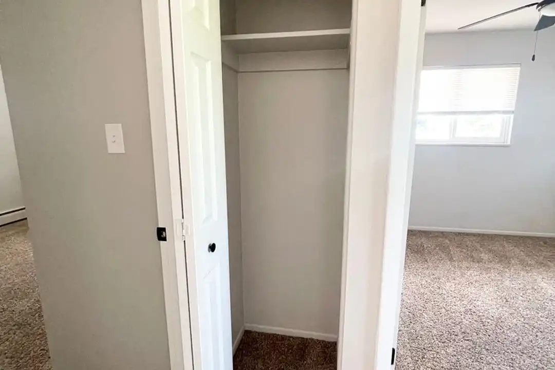 4413 Forrest Hill Rd unit 5 - More