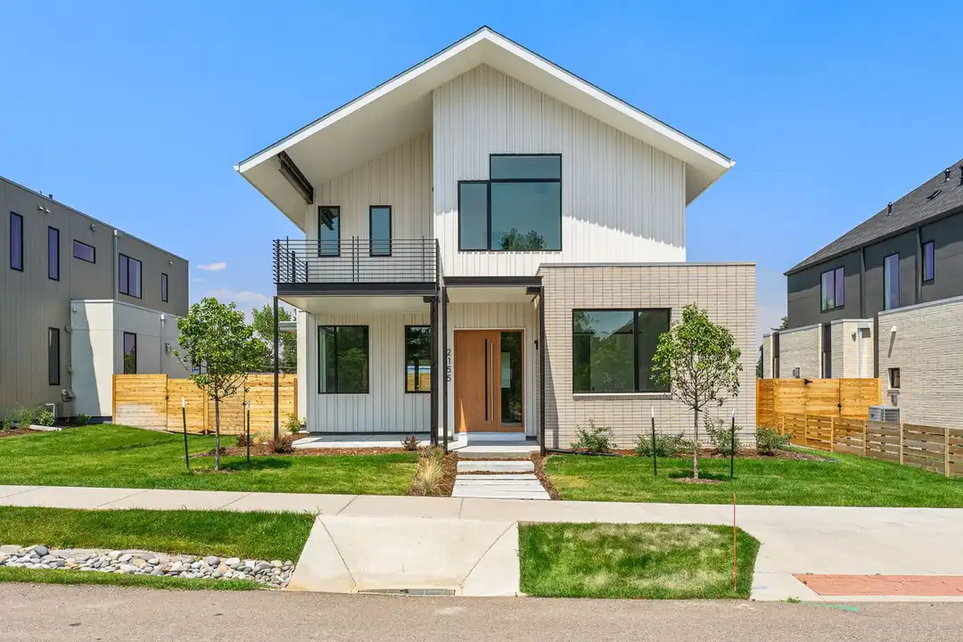 2155 Vine Ave - View 2