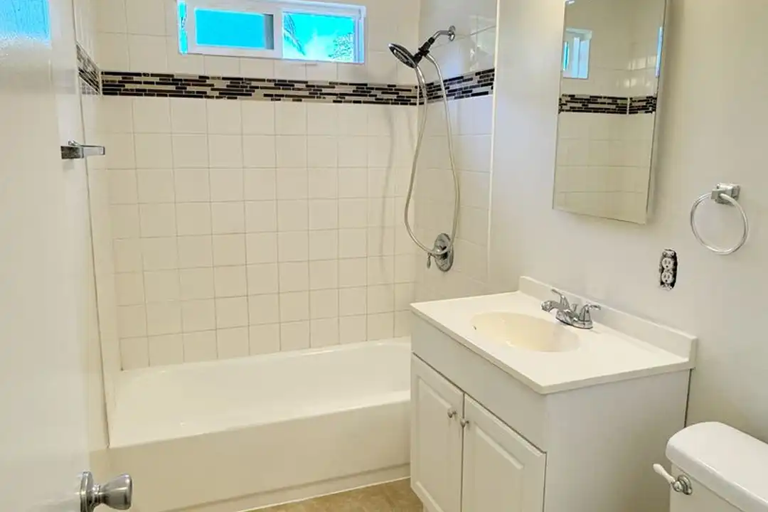 4305 E 5th St unit Unit 4 - View 6