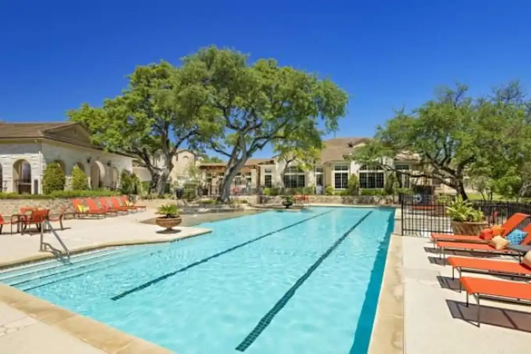 Apartment in San Antonio, Bexar - View 3