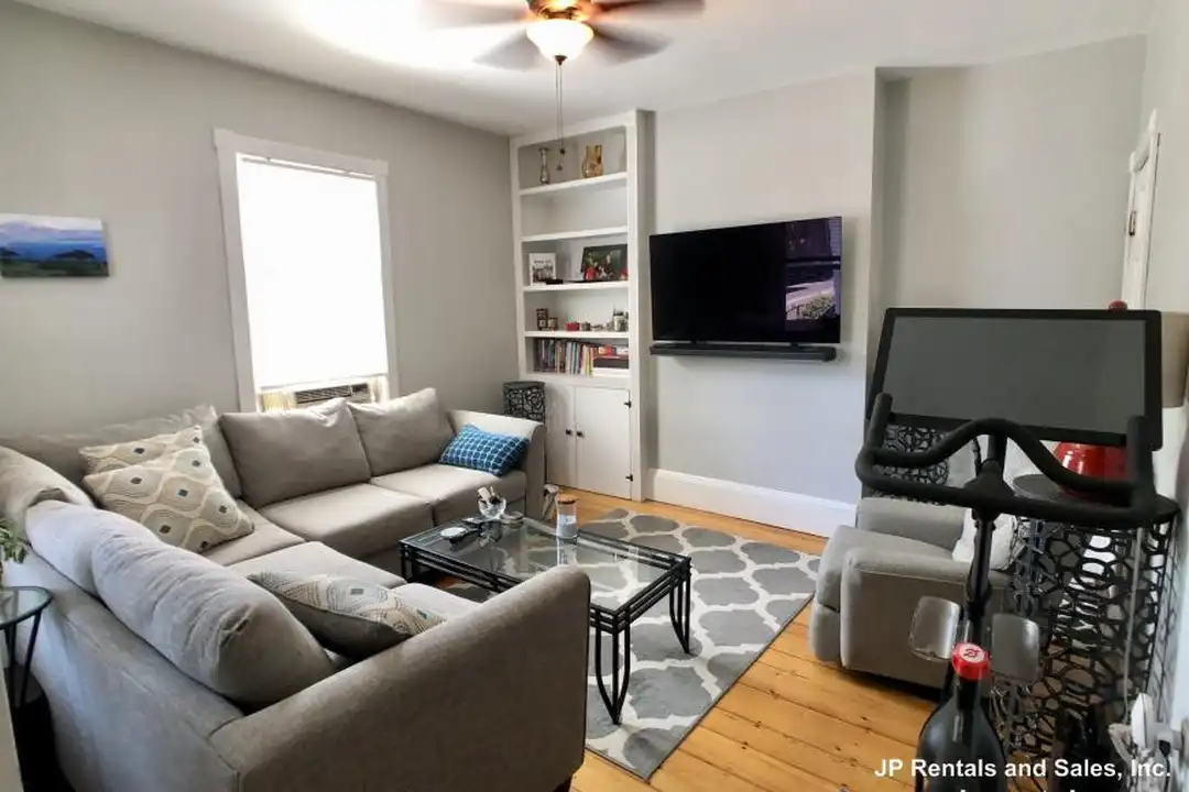 235 Amory St - Widok 6