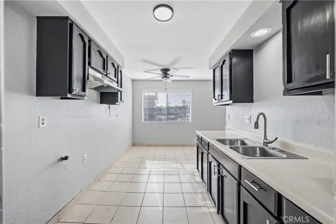 1308 E Oaks St #D - View 4