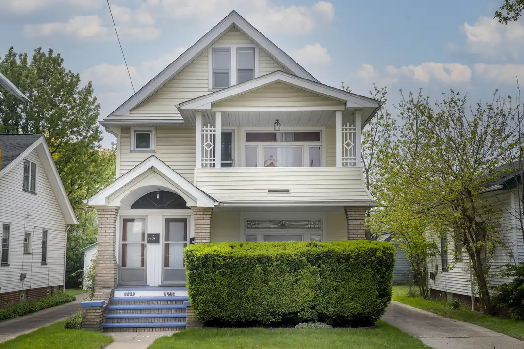 3704 W 135th St unit 3702 West 135th Street – photo 1