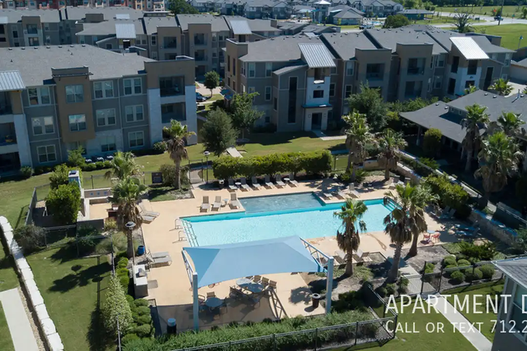 27 Gramercy Park Dr – photo 1