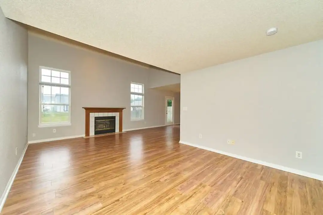 8133 Maple Stream Ln - View 5