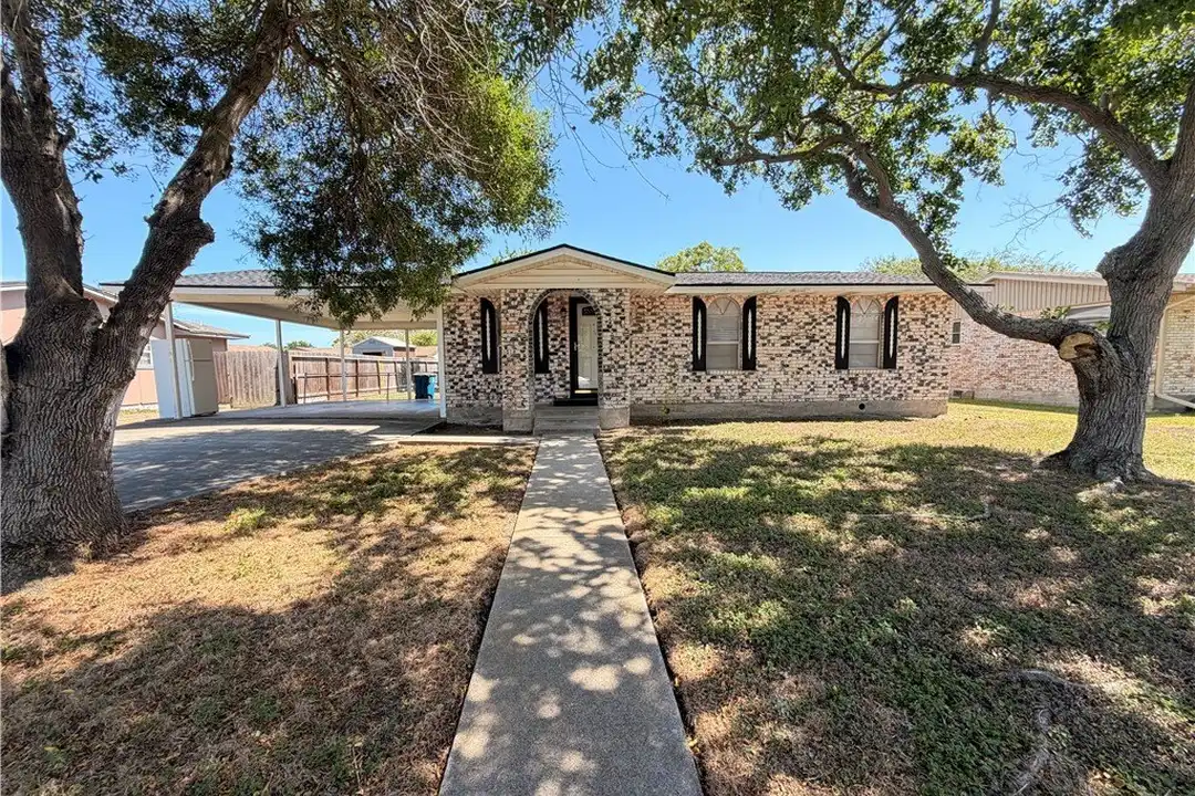 1018 Northcliff Dr – photo 1