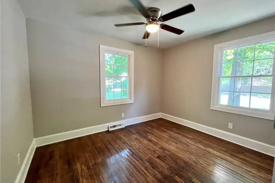 1919 Maryland Ave - View 4