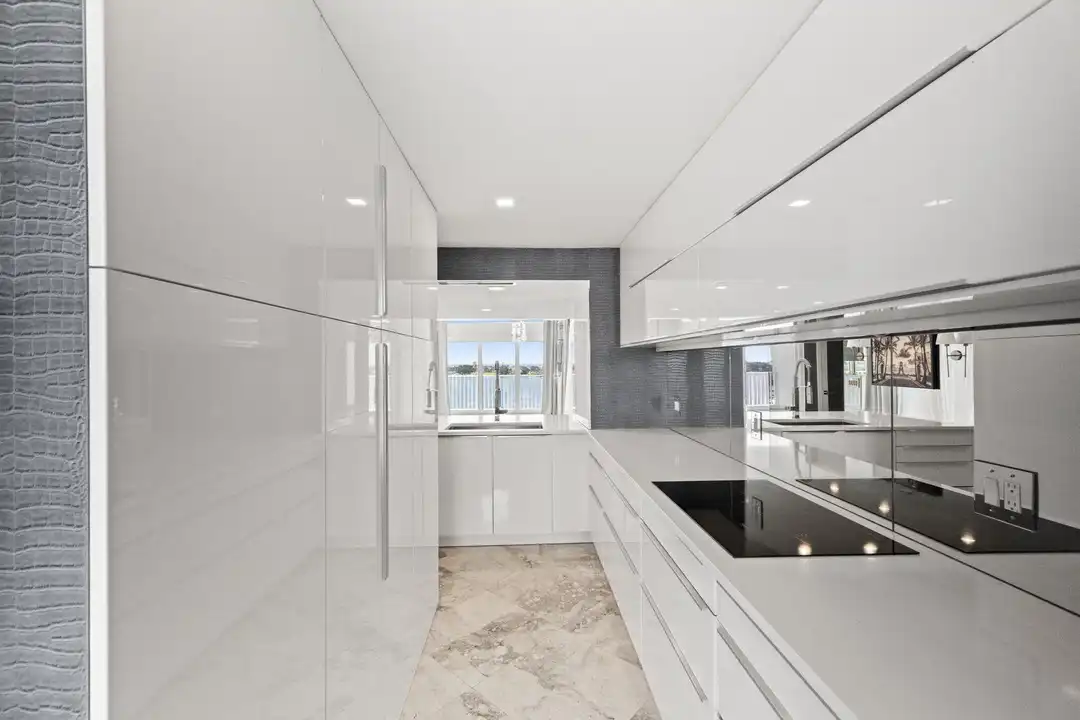 3901 S Flagler Dr #1002 - More