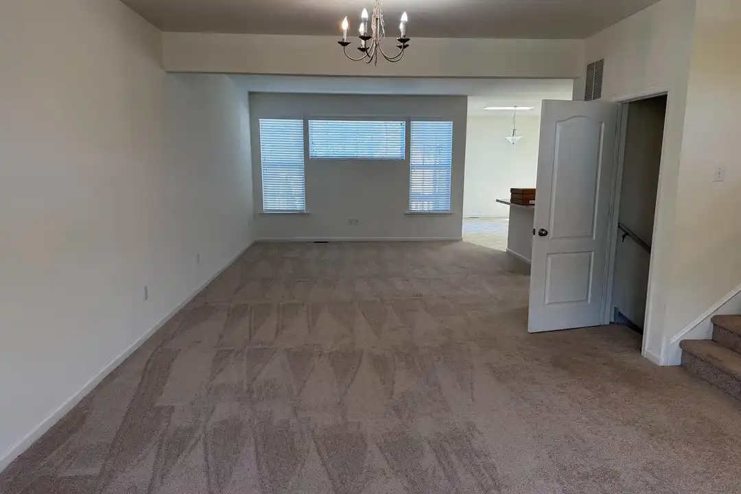 280 N Bayberry Pkwy - View 4