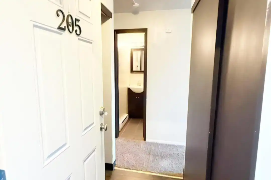 1104 Pacific Ave - View 4