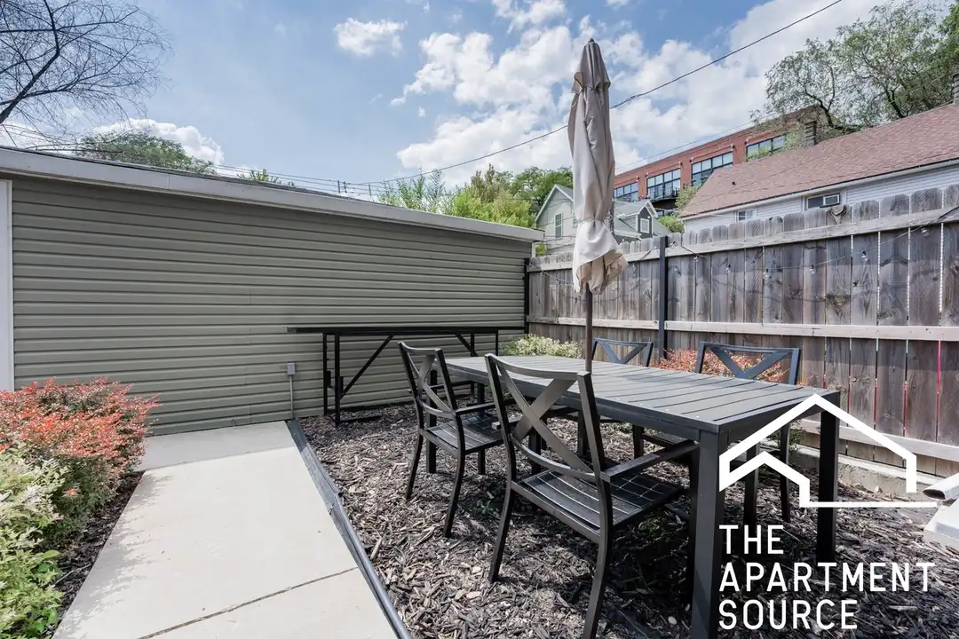 2651 W Armitage Ave unit 1 - View 4