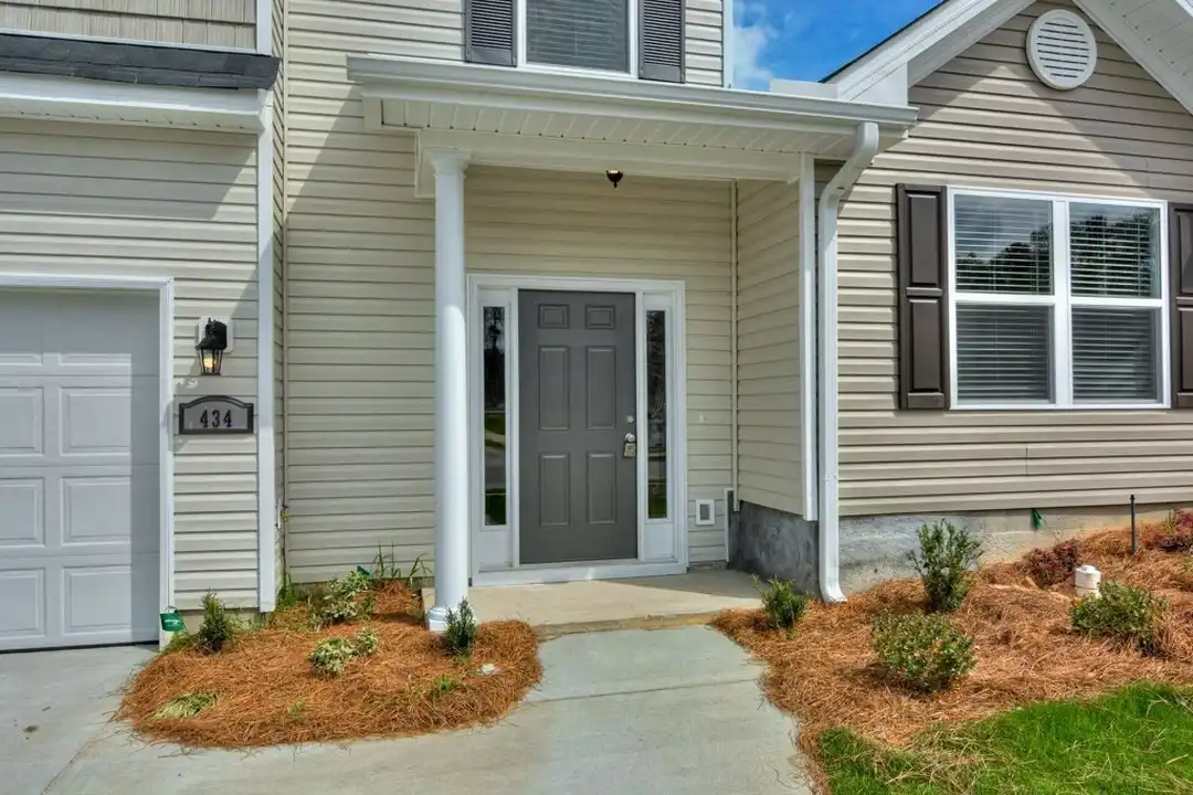 425 Amesbury Dr - View 6