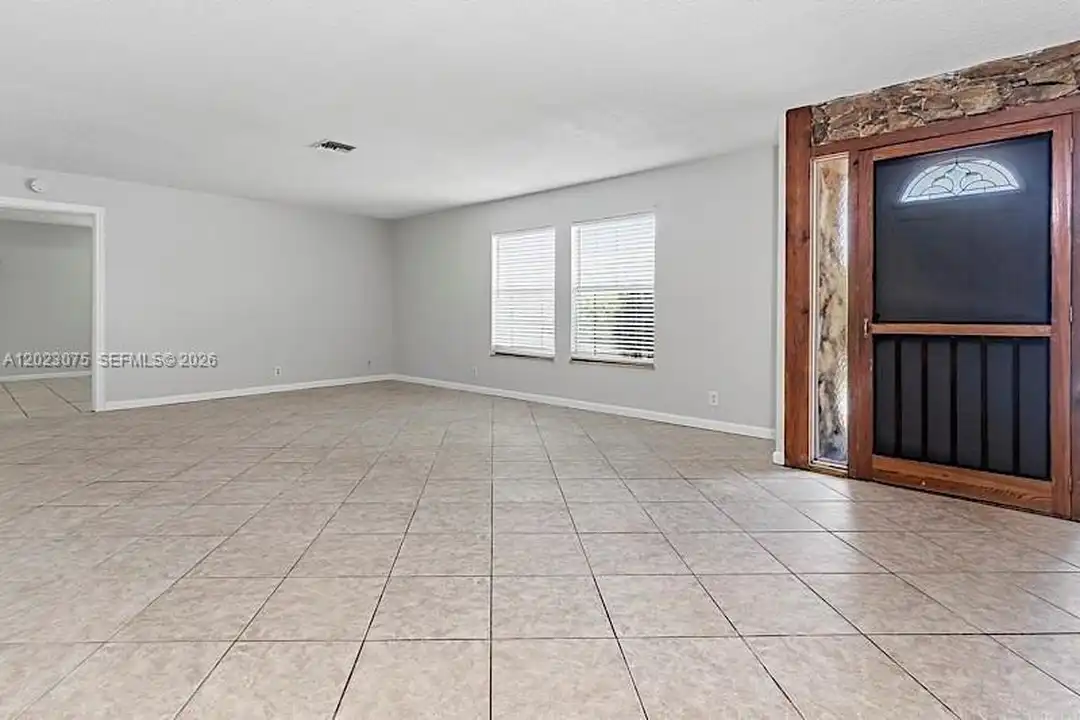 3910 NW 4th Ct #3910 - View 4