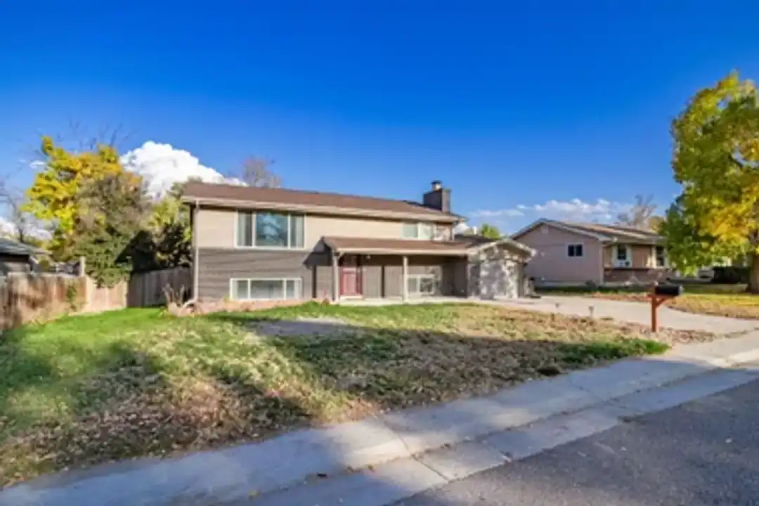 7500 Teller St unit 4 - View 5