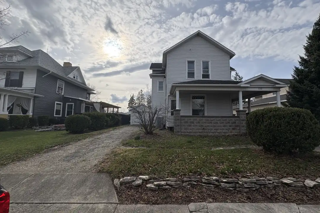 110 S 4th St – photo 1 of 18