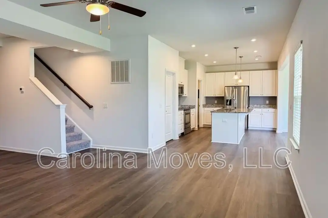 345 Bucklebury Rd - View 4