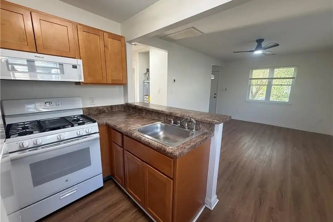 739 Waukesha Ave - View 4