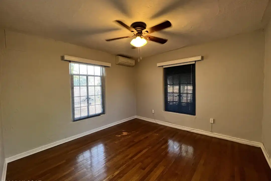 2732 N Martin Ave - View 5