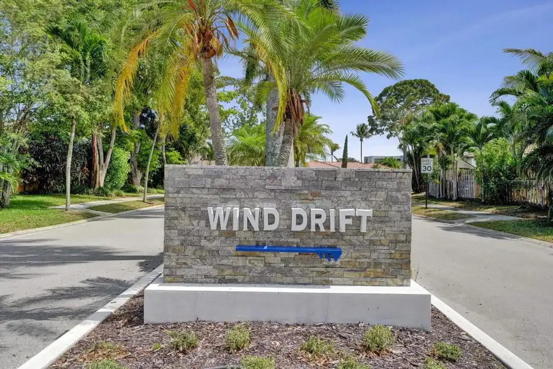 5569 Wind Drift Ln - View 5