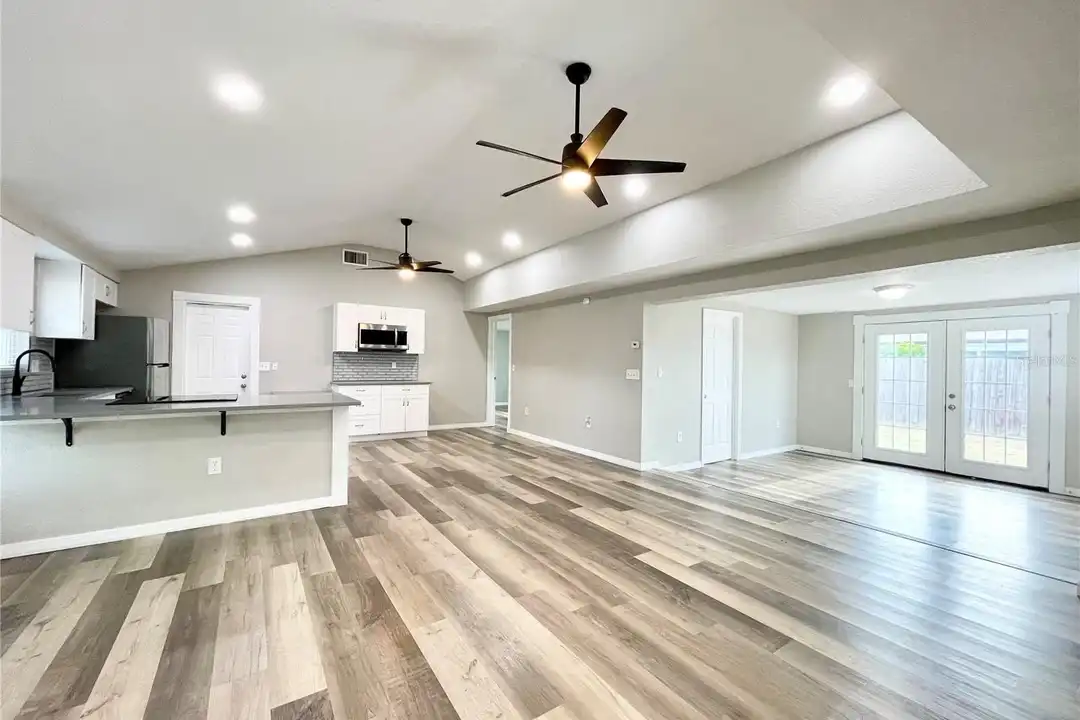 11241 Yewtree Ave - View 4