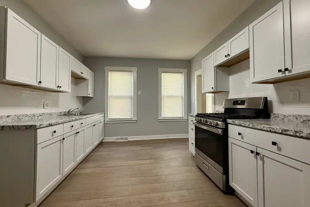 51 Gilbert St #1ST - View 2